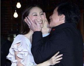 女明星接吻GlF,GLF浪漫氛围感染观众