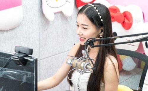 手机av巨乳在线播放