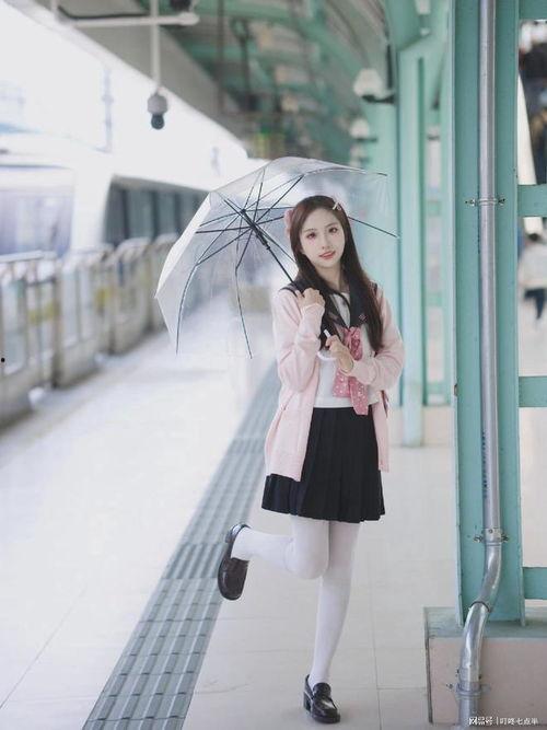 白丝袜短裙学妹,白丝袜短裙学妹的清新魅力