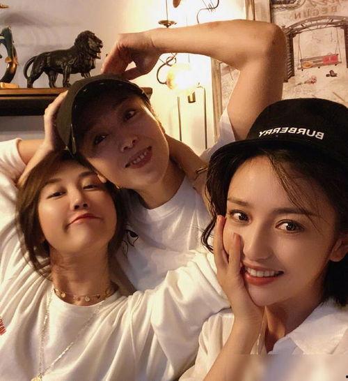 狗仔爆料最新动态视频,明星最新动态视频大曝光！